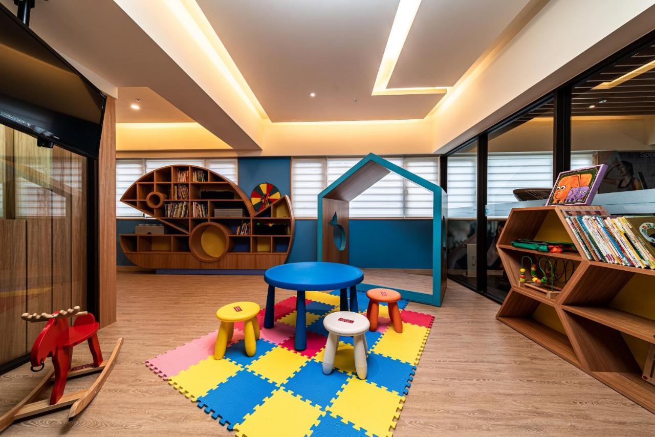 Fish Hotel Гаосюн Екстер'єр фото